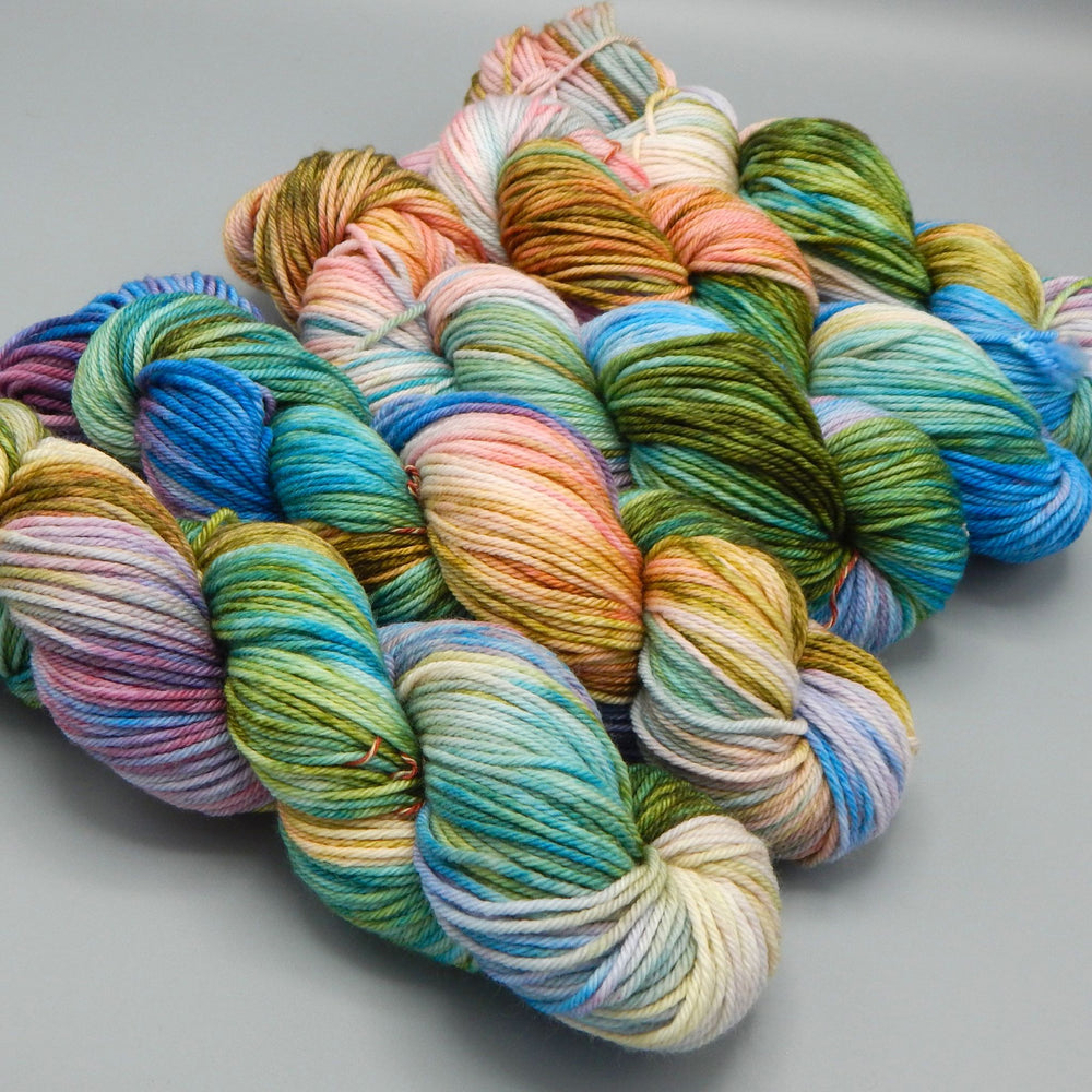 
                  
                    Urta Worsted
                  
                