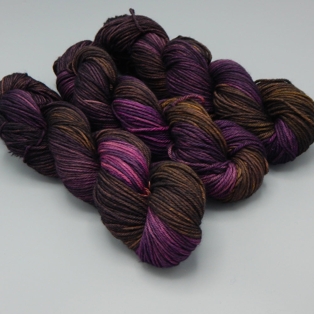 
                  
                    Xandra Worsted
                  
                