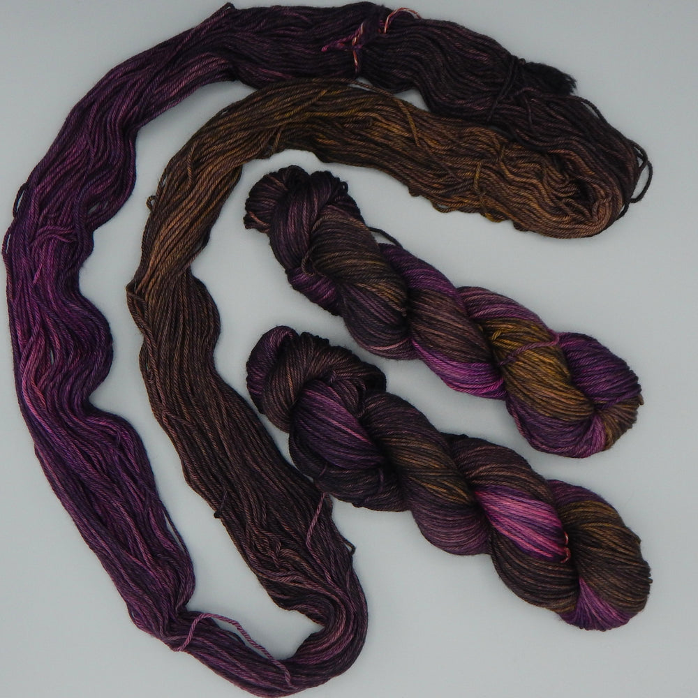 
                  
                    Xandra Worsted
                  
                