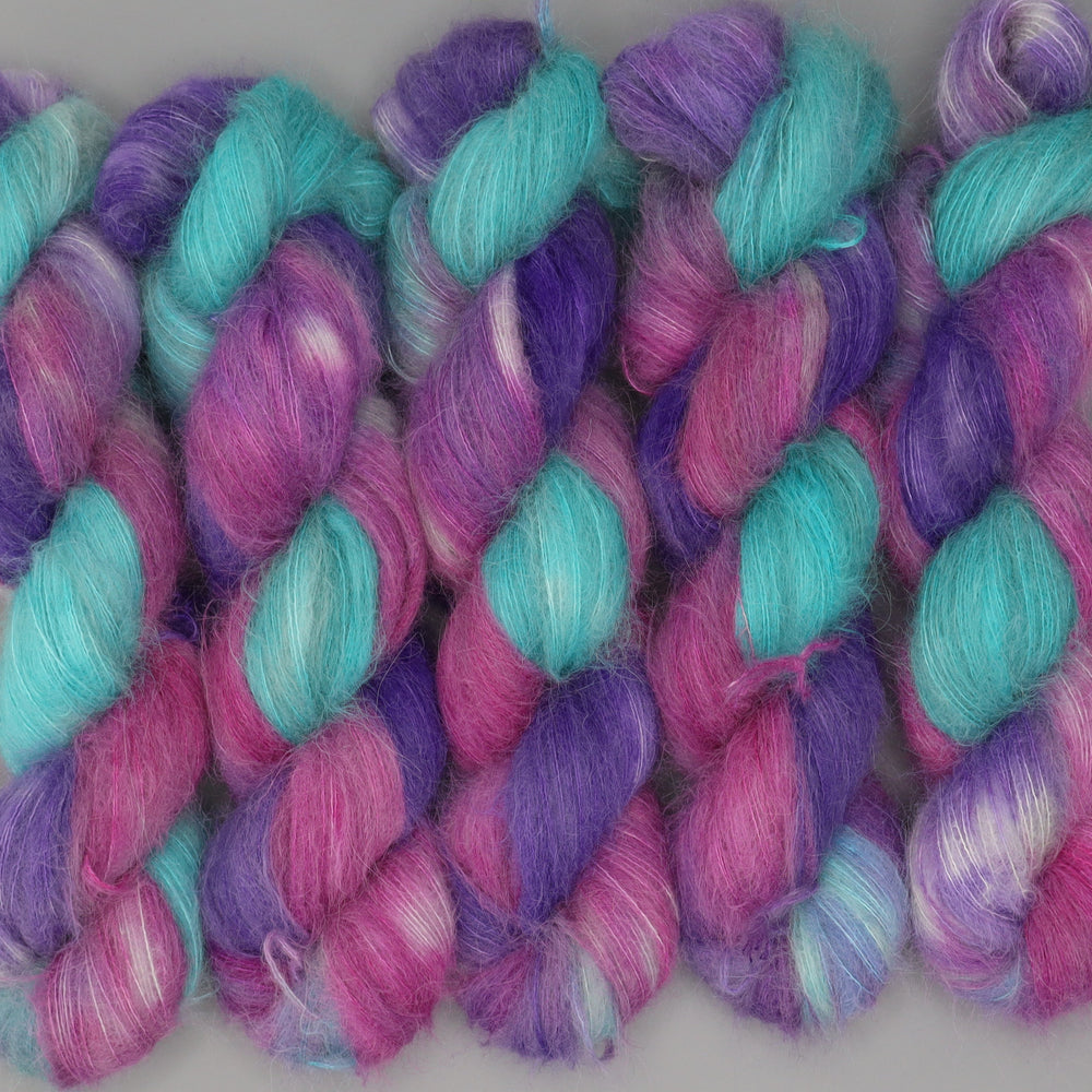 Magnar Surreal Lace